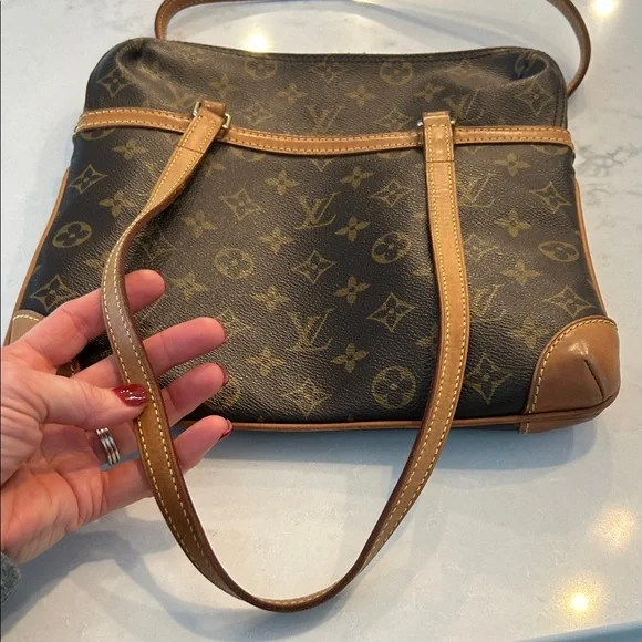Good Condition 💯 Authentic Louis Vuitton Classic Brown Monogram Shoulder Bag - Picture 13 of 16